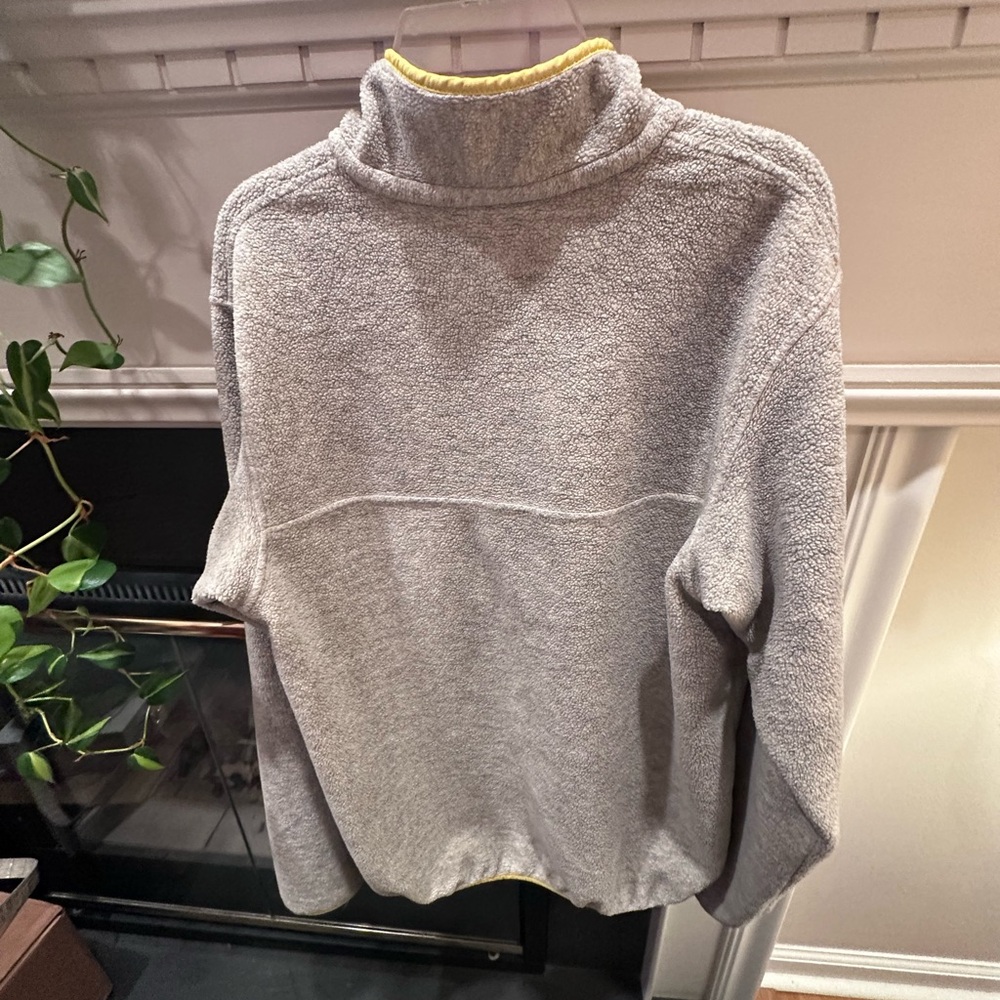 Patagonia Oatmeal Heather Fleece Pullover with Yellow Accents - Picture 7 of 7